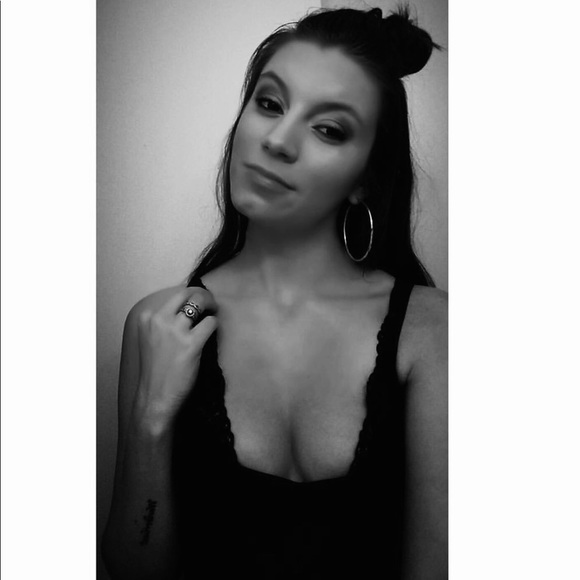 Meet your Posher, Audrey - Picture 1 of 1